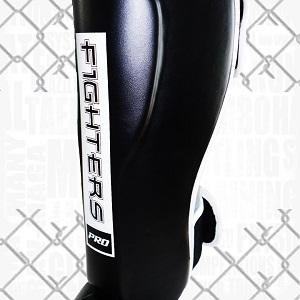 FIGHTERS - Muay Thai Schienbeinschutz / Striker / Schwarz / Large