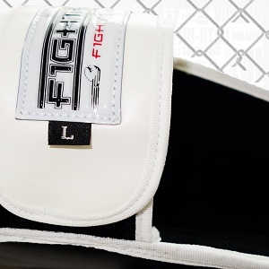 FIGHTERS - Muay Thai Schienbeinschutz / Striker / Schwarz / Large